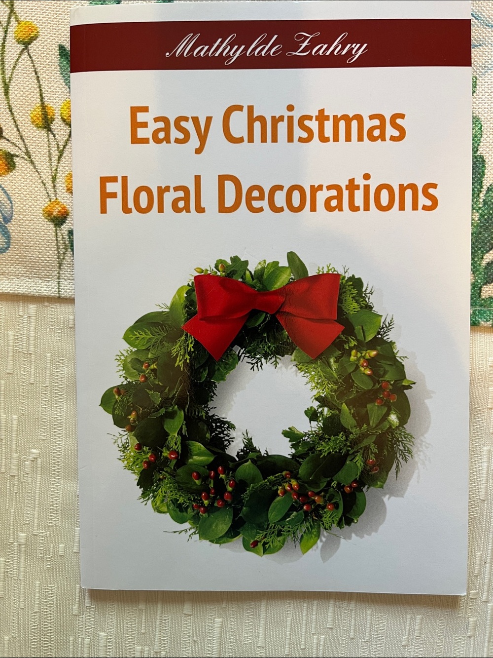 Easy Christmas Floral Decorations - Green Wreath